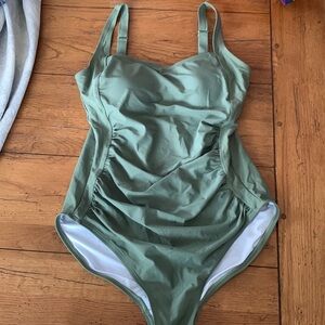 Hilor One Piece Swimsuit Women’s Shirred Tank Tummy Control Light Green Size 12